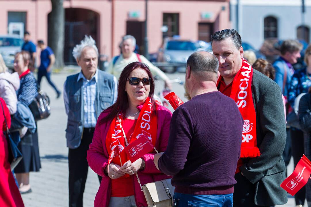 Gegužės 1-oji Rotušės aikštėje