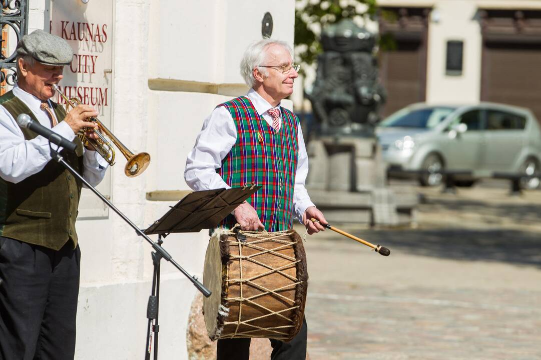 Gegužės 1-oji Rotušės aikštėje