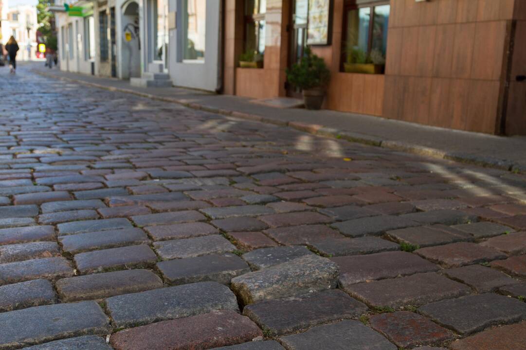 Iškleręs M. Daukšos gatvės grindinys