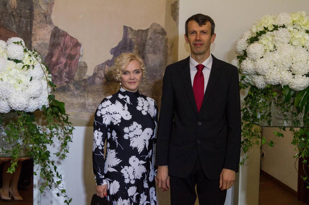 Labdaros vakaras neįgaliųjų takams Pažaislyje įrengti