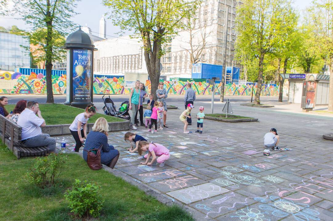 Vaikų piešinių akcija Kaunas Jazz ant grindinio