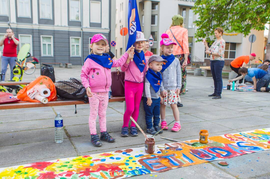 Vaikų piešinių akcija Kaunas Jazz ant grindinio