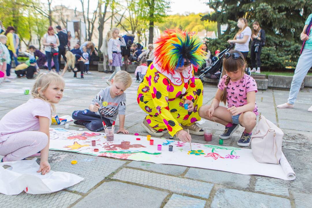 Vaikų piešinių akcija Kaunas Jazz ant grindinio