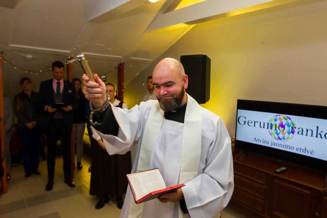 Vilijampolėje atidarytas jaunimo centras