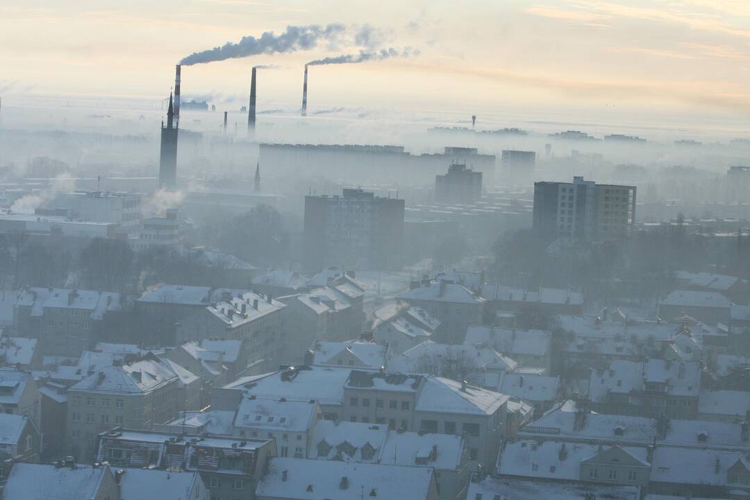 Tendencija: įsivyravus šaltukui, padidėja oro tarša kietosiomis dalelėmis.