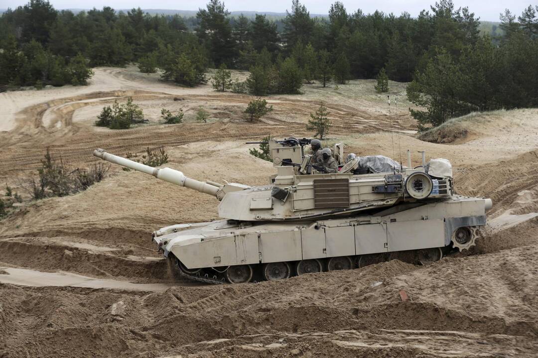 Amerikiečių tankai „Abrams“ – jau Rukloje