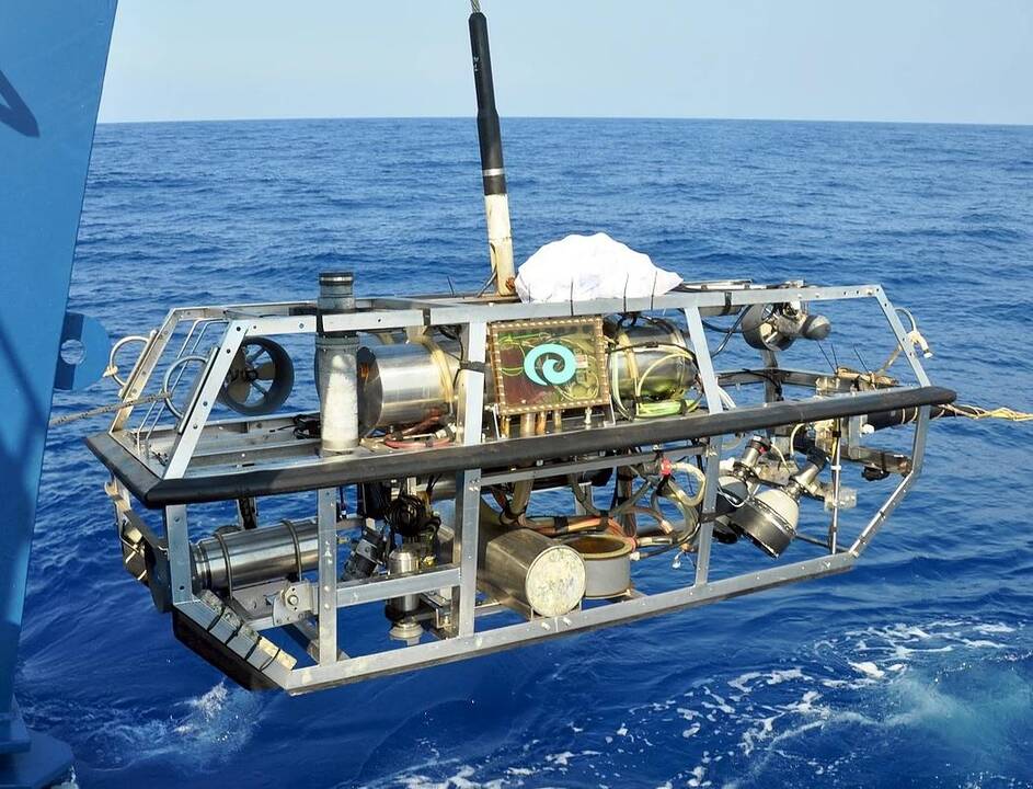 Aparatas: į vandenį nuleidžiamas povandeninis robotas „Hercules“.