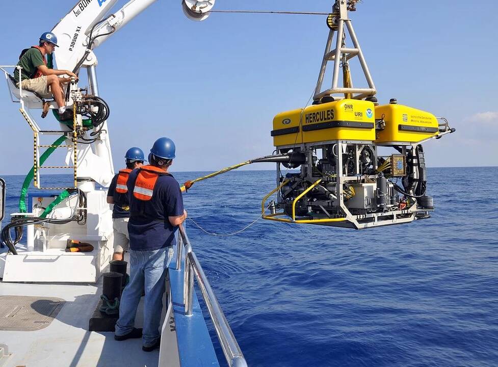 Aparatas: į vandenį nuleidžiamas povandeninis robotas „Hercules“.