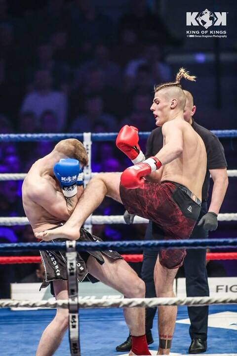 Technika: klaipėdiečio (dešinėje) smūgiai kojomis dvikovose varžovus varo į neviltį.