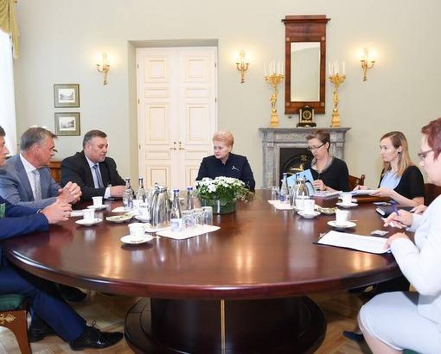 Prezidentė pasveikino medalius iškovojusius sportininkus
