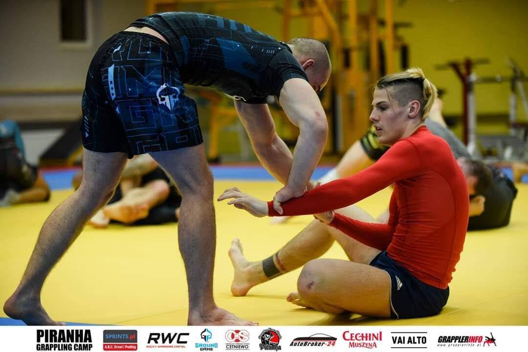 Technika: klaipėdiečio (dešinėje) smūgiai kojomis dvikovose varžovus varo į neviltį.