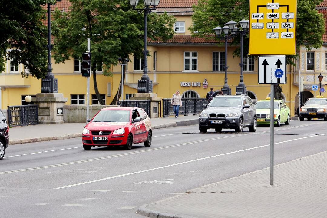 Kelių policijos pareigūnai organizuos reidus Tiltų gatvėje