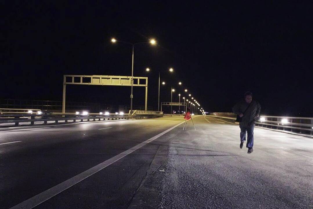Estakada švyti ne už dyką