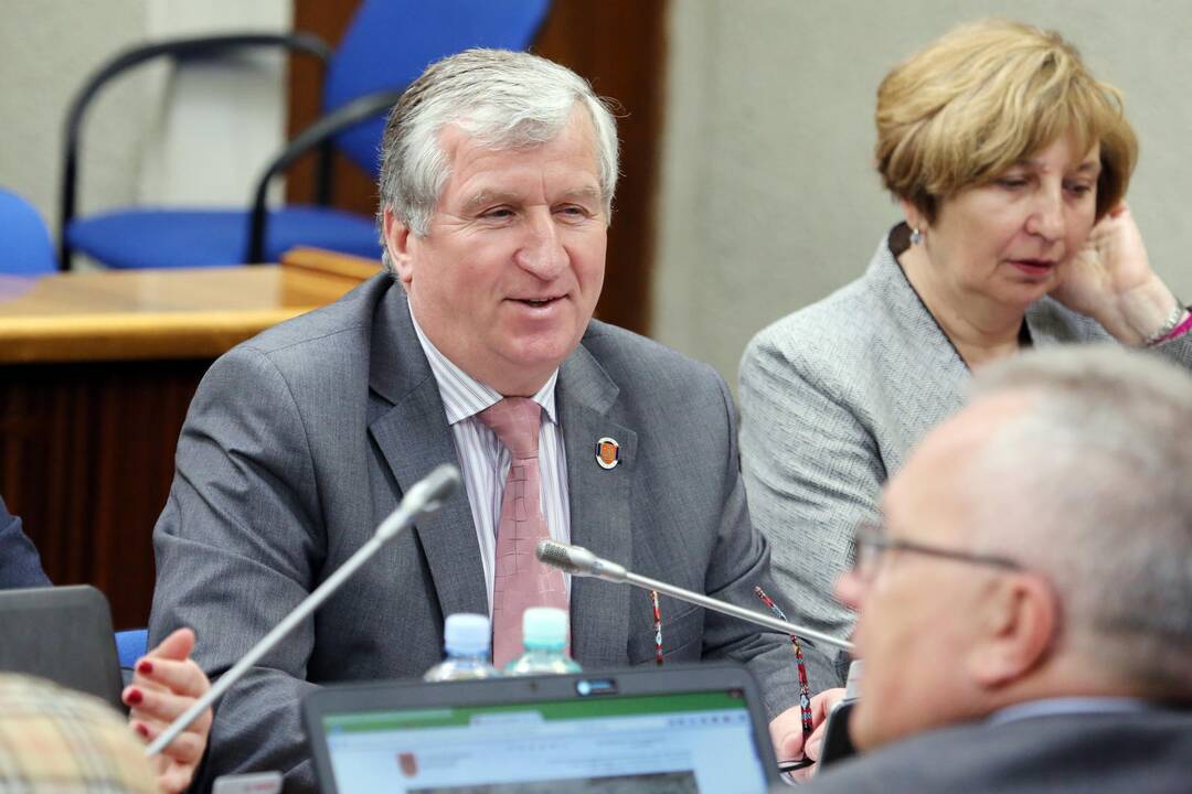 Lotyniškomis didžiosiomis raidėmis parašytas žodis "Novorussia".