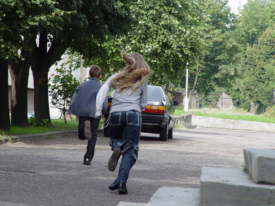 Pinklės: suaugęs vyras pietinėje miesto dalyje gąsdina vaikus įtartinu elgesiu.