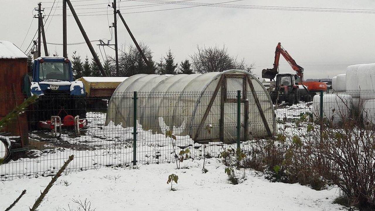 Likvidavo: aplinkosaugininkų paliepimu Dauparuose, šalia vieno ūkininko sodybos, buvo nukasta ir išvežta degalais užteršta žemė, tam prireikė dviejų sunkvežimių priekabų.