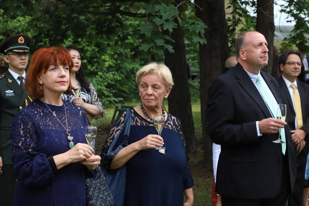 Prezidentas ir premjeras pasveikino Prancūziją Bastilijos dienos proga