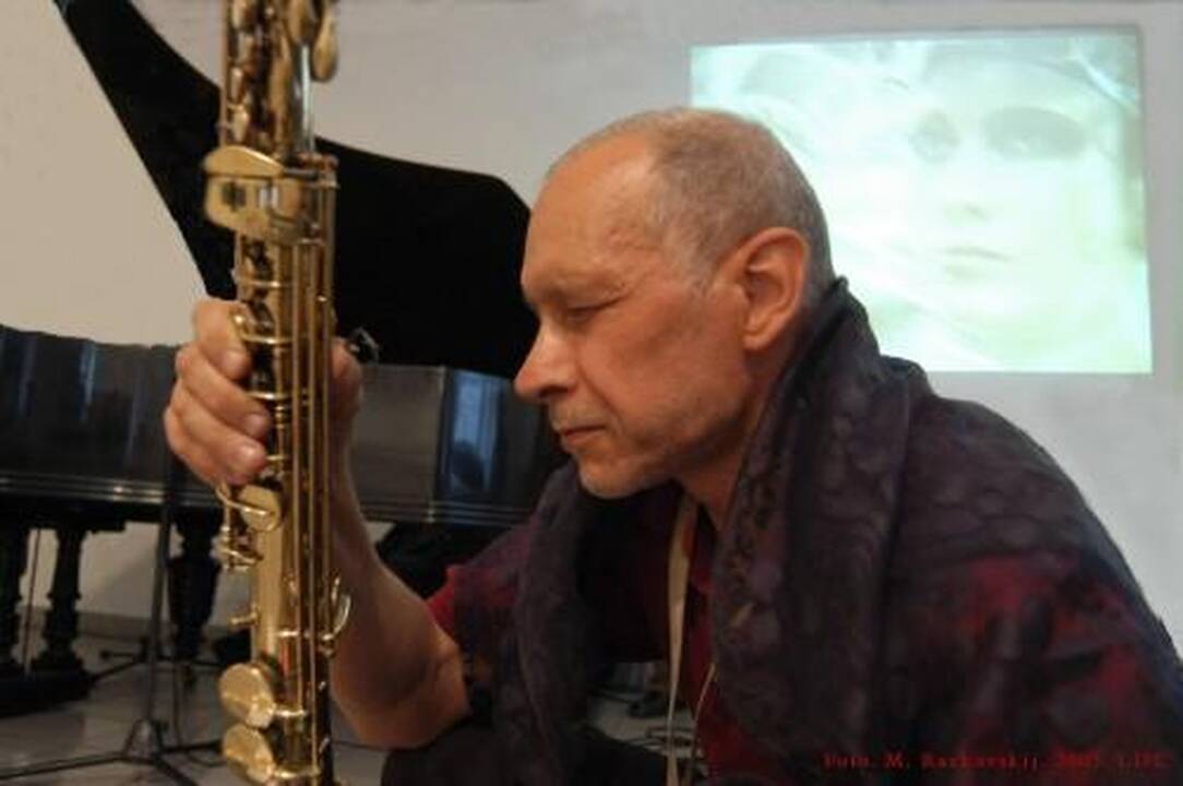 V.Čekasinas.