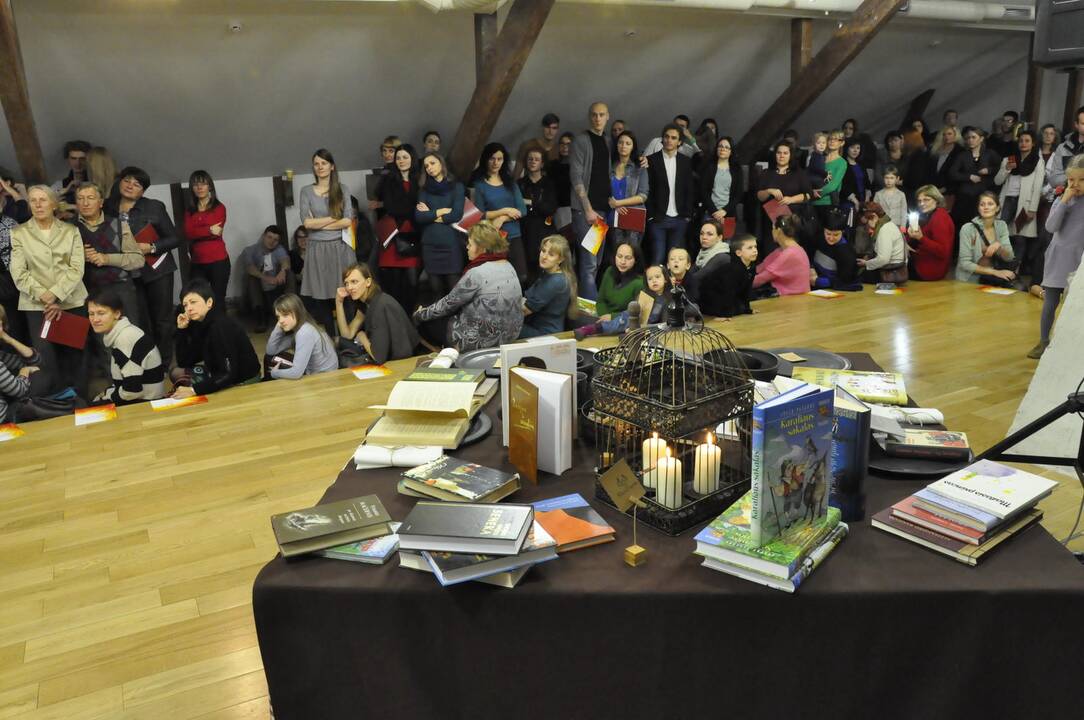 Biblioteka kviečia pasitikti vasarą su knyga