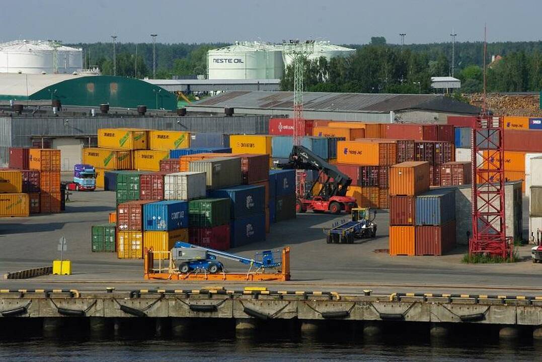 Realybė: tarp rytinės Baltijos šalių Rygos uostas jau dabar krauna daugiausiai konteinerių po Klaipėdos uosto.