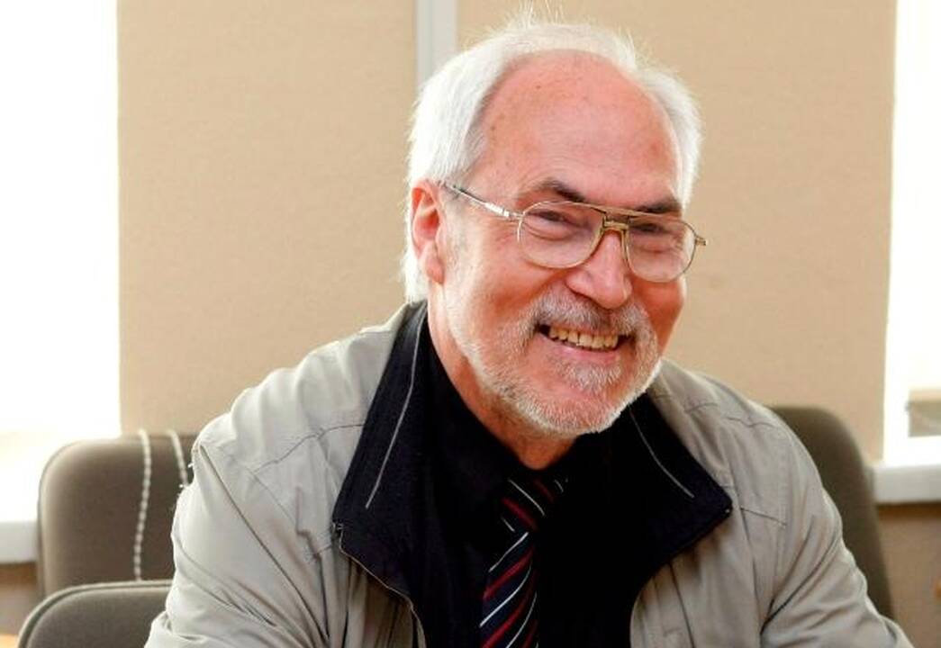 A.Šumskis.