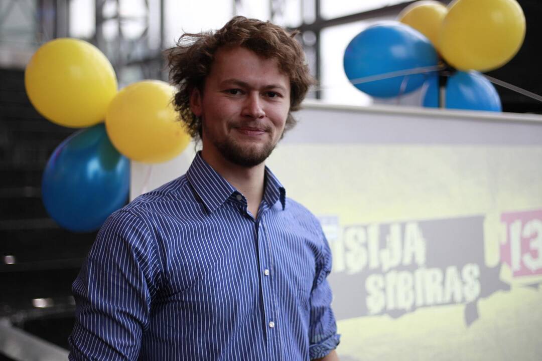 Susibūręs jaunimas kvietė šokti ir rūpintis seneliais