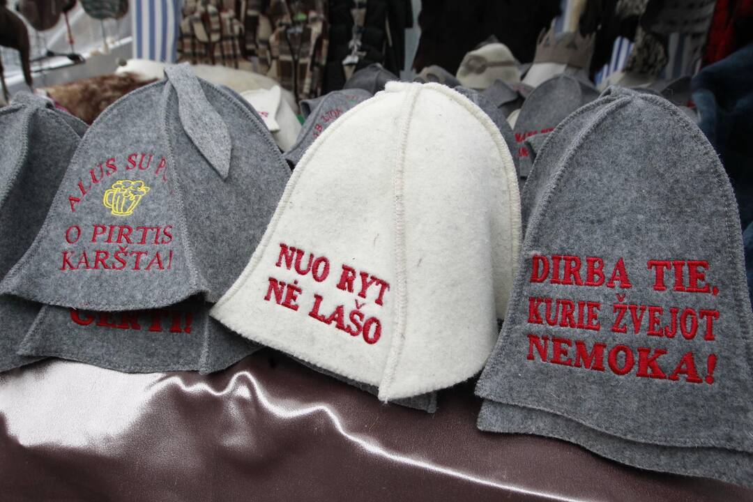 Tautų mugė: dešros grybai ir bernvakariai