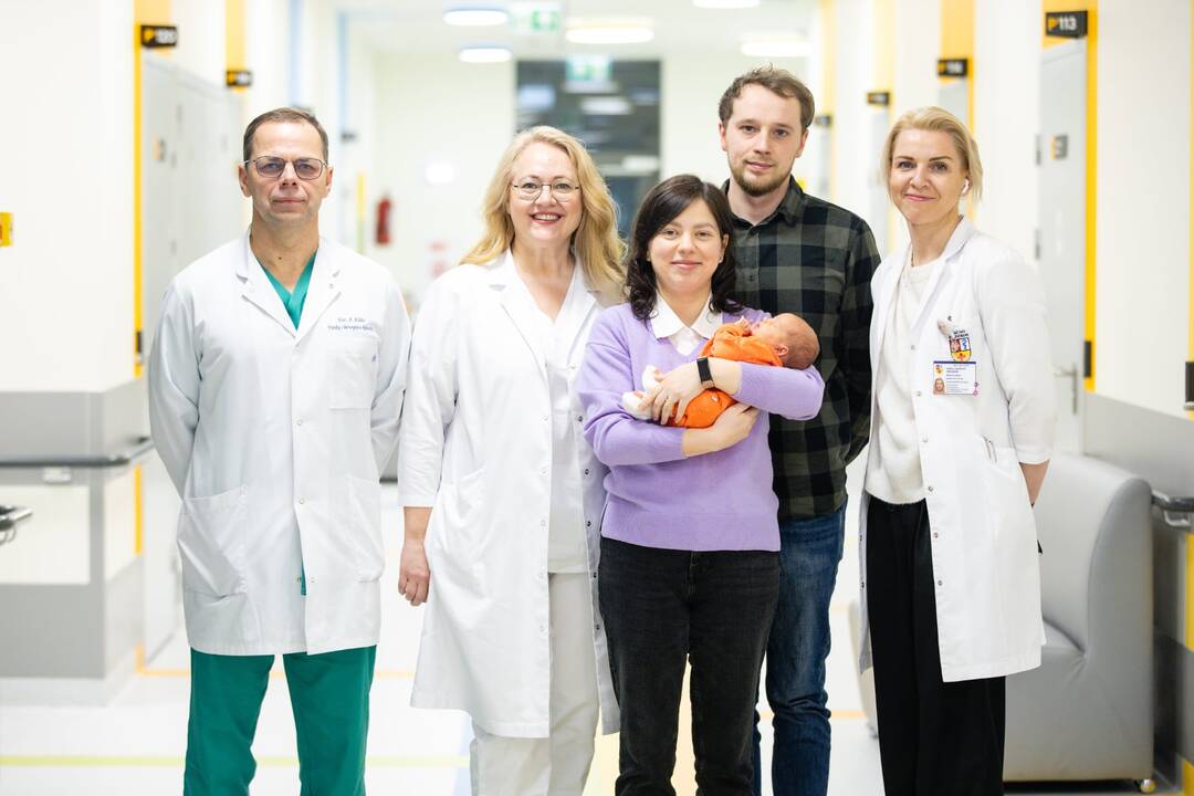 Kauno klinikų medikai pirmą kartą Lietuvoje dar gimdoje esančiam vaisiui atskyrė amniono juostas