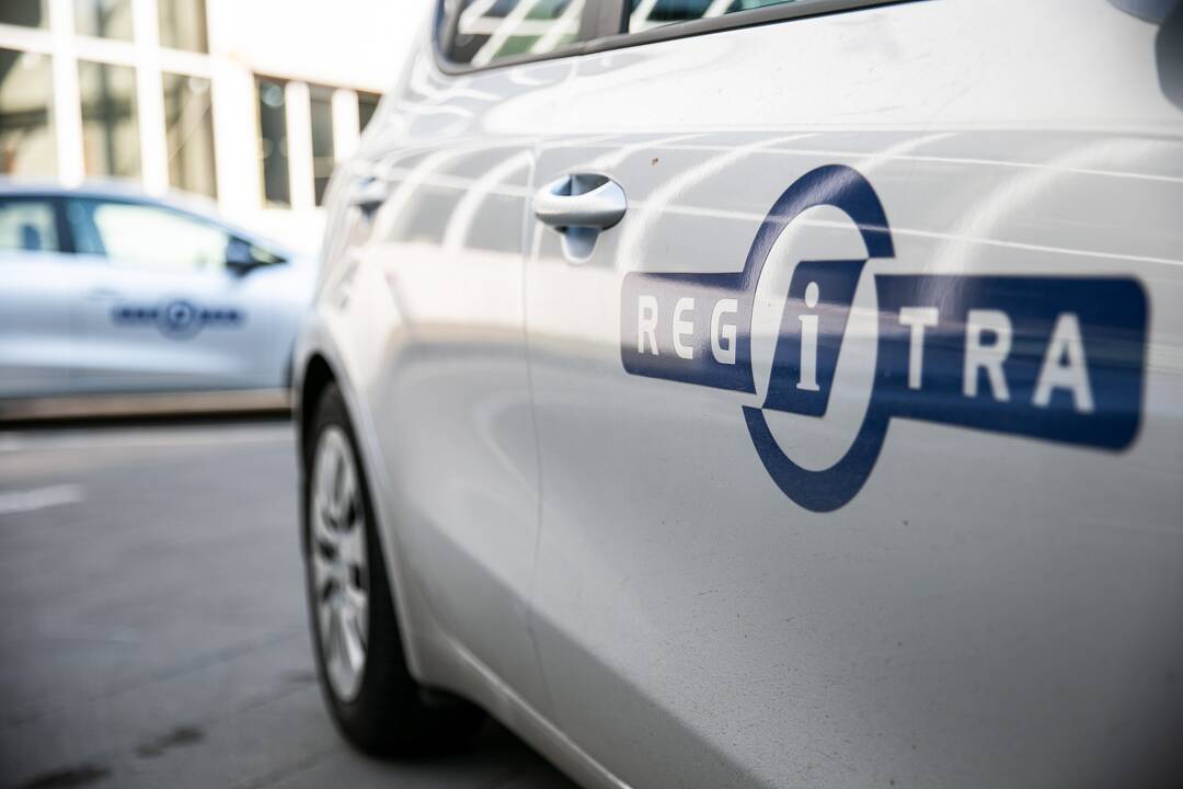 Procesas: rekomenduojama pirkėjui transporto priemonės raktelius atiduoti tik tuomet, kai jis pateiks įgijimo deklaraciją, o pardavėjas ją patvirtins.