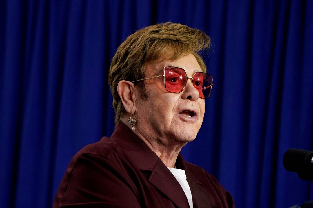 Rusija paskelbė Eltono Johno AIDS fondą nepageidaujama organizacija