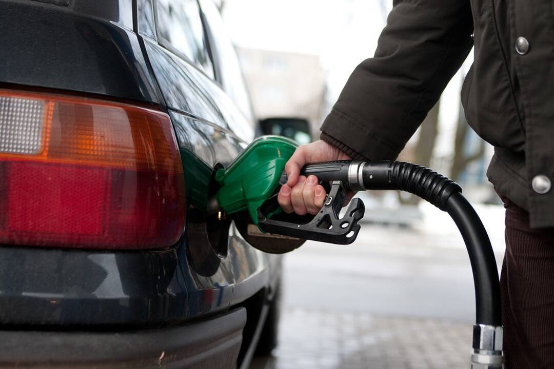LEA: per savaitę benzinas šalyje pigo 1,7 proc., dyzelinas – 3,1 proc.