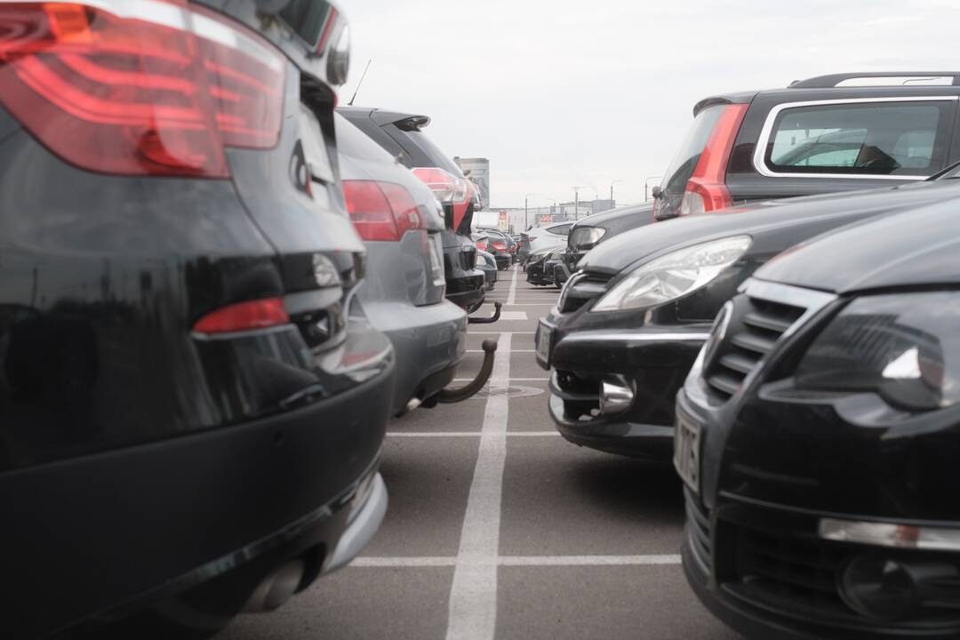 Tempas: iš pardavėjų išviliotą automobilį sukčiai skubiai, dažniausiai net kitą dieną, parduodavo tretiesiems asmenims.