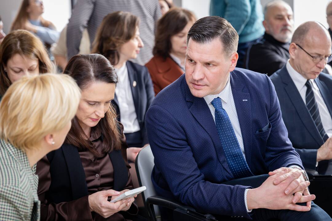Pristatytas P. Mažylio pašto ženklas