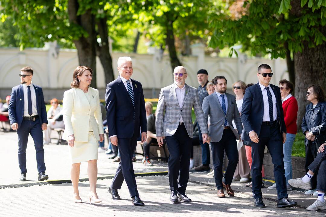 Lietuvos dainų šventės šimtmečiui skirtos menininko Ray Bartkaus instaliacijos „Sodai“ pristatymas