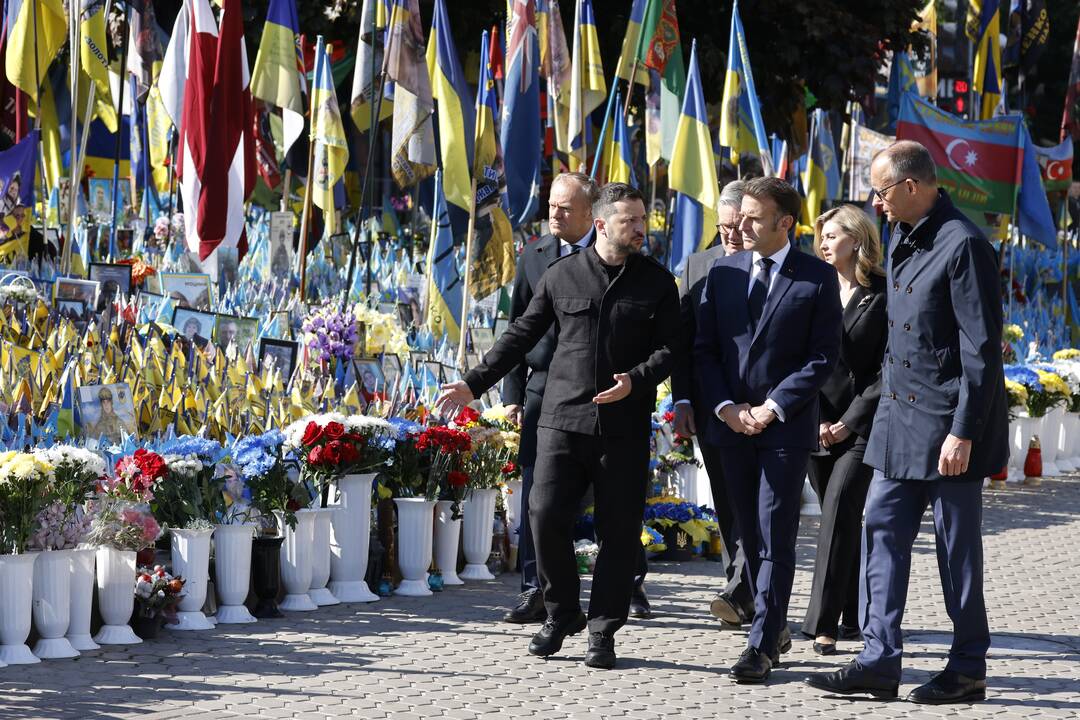 Europos lyderiai Kyjive pagerbė žuvusius Ukrainos gynėjus