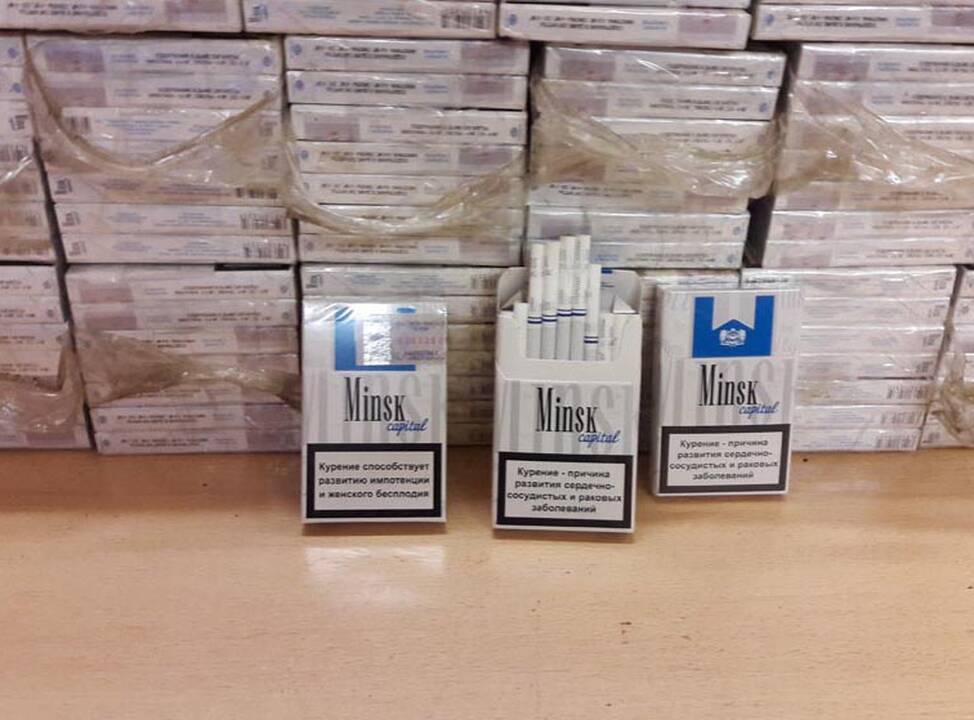Lazdijuose sulaikyti asmenys, gabenę 3,7 tūkst. pakelių baltarusiškų cigarečių