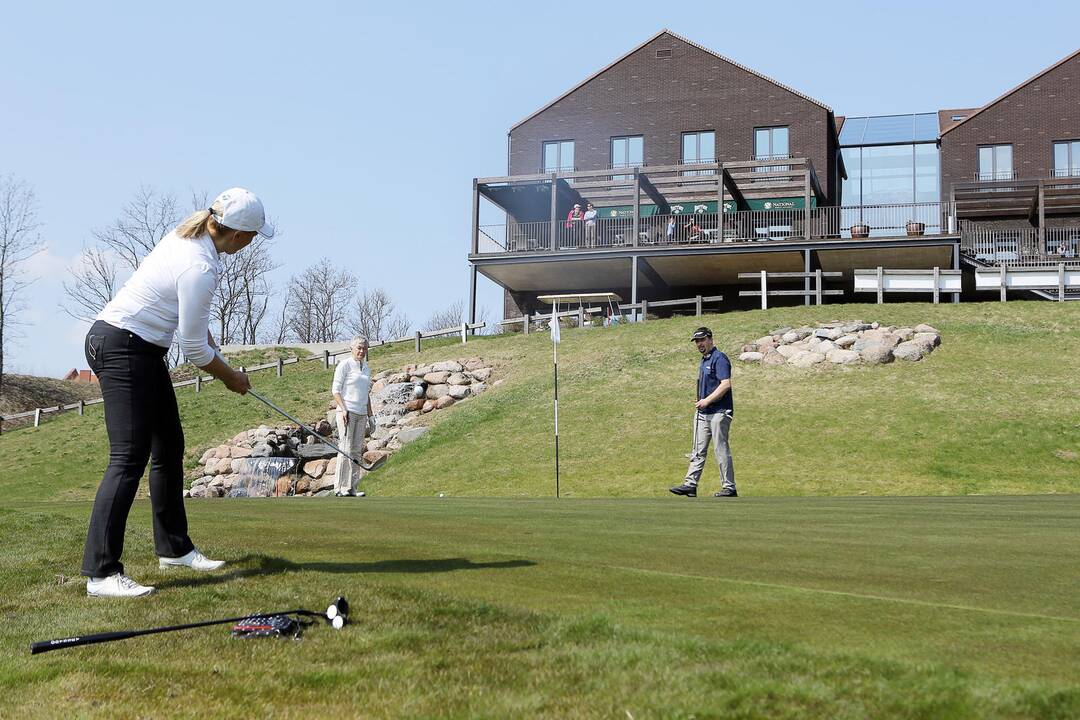 Klaipėdos regiono mokyklos susipažino su golfu