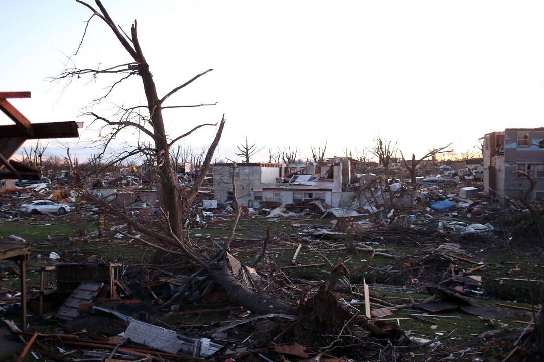 Jungtinėse Valstijose tornadai nusinešė penkias žmonių gyvybes, dešimtys sužeisti