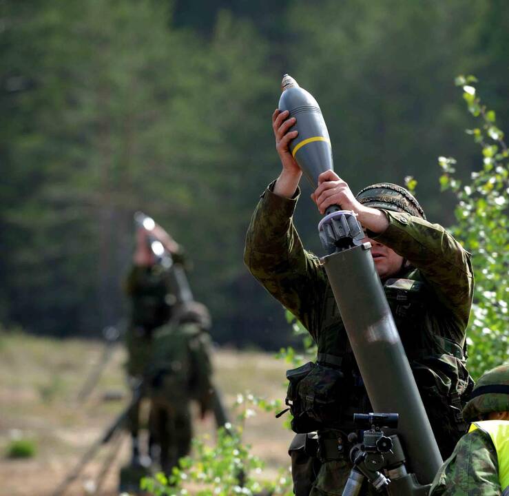 Kariuomenė įsigijo optinių taikiklių, pirks minosvaidžių ir termovizorių