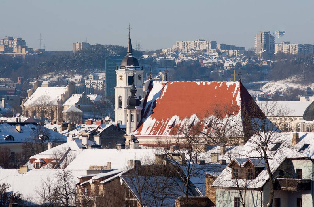 Vilniuje kritulių sekmadienį nenumatoma, rims vėjas