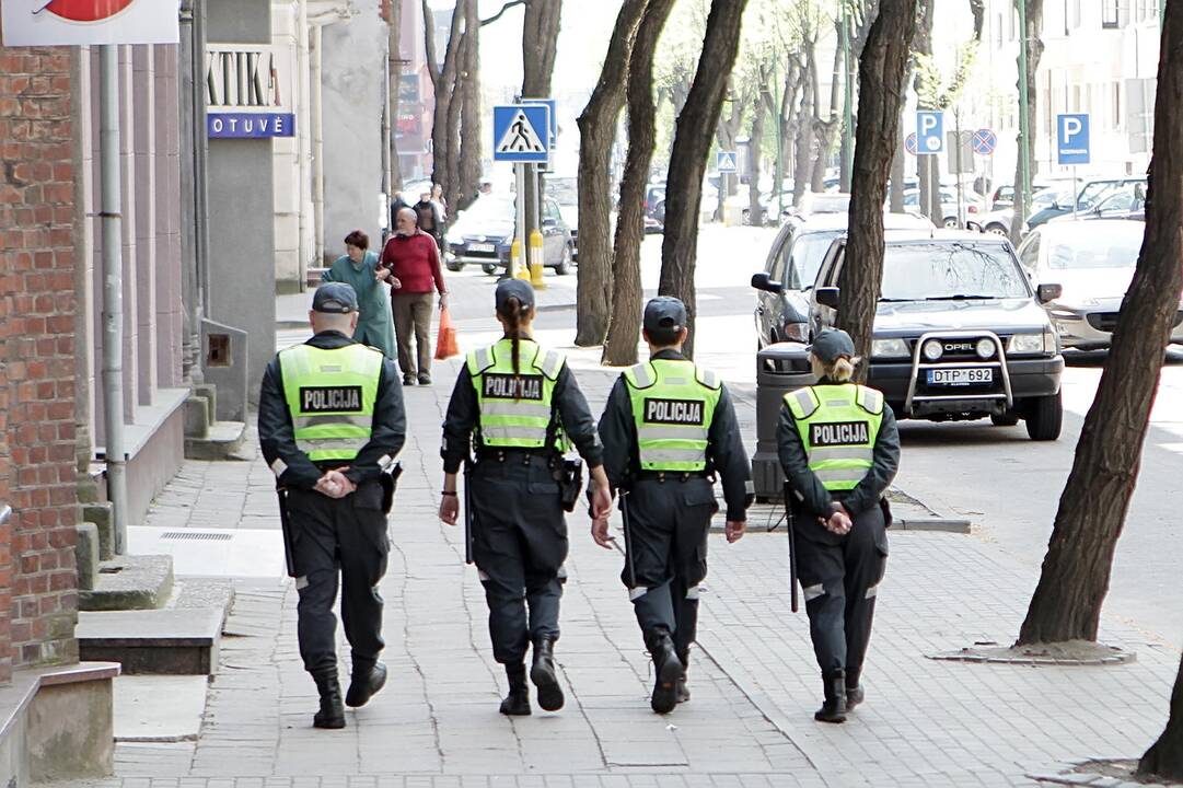 Dėl rotacijos darbą paliekantys policijos pareigūnai galės gauti kompensaciją