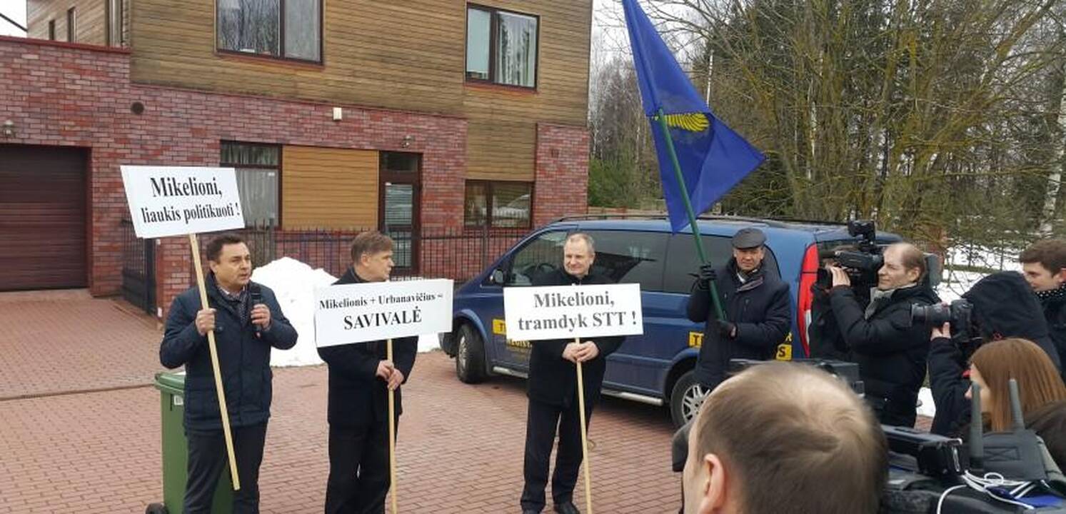 Pradėtas tyrimas dėl „tvarkiečių“ piketo prie prokuroro namų
