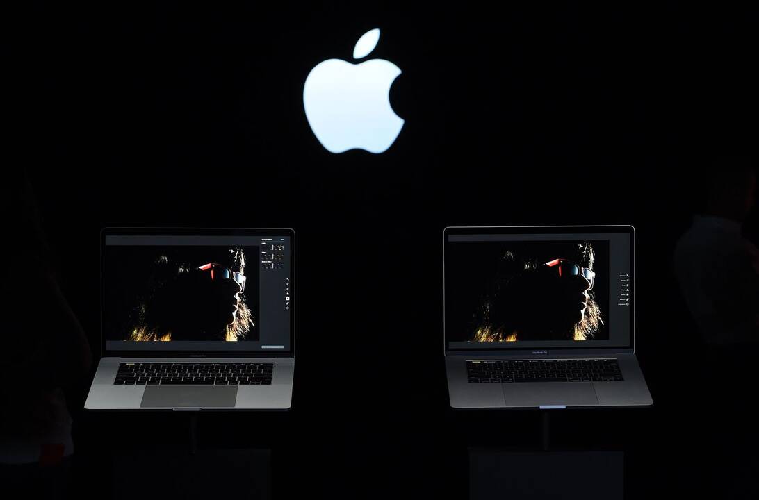 Dėl smukusio svaro kurso „Apple“ padidino kainas
