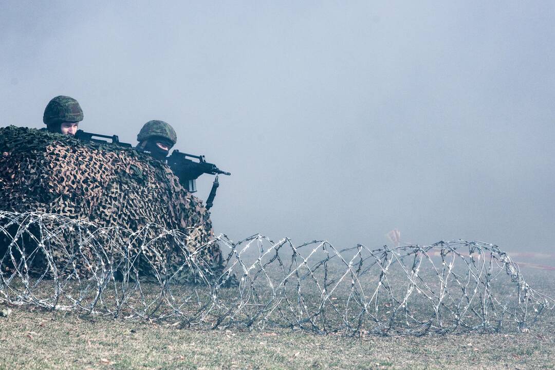 Kaip civiliai turėtų elgtis prasidėjus karui ar okupacijai?