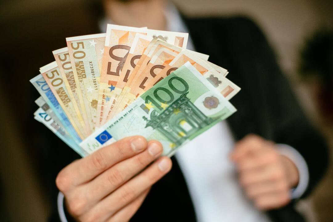 Premjeras: jei atlyginimai augtų dar greičiau, kiltų grėsmių