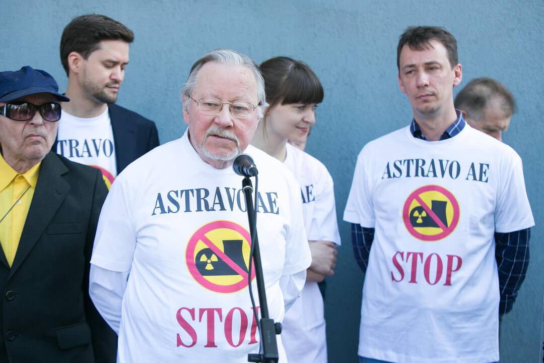 Prieš Astravo elektrinę jau pasirašė per 15 tūkst. piliečių