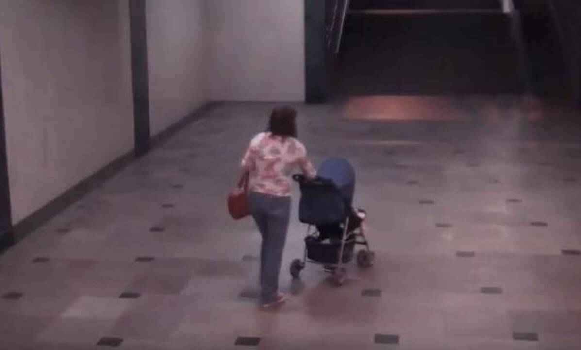 Verkiančiai moteriai su vaiku pagelbėjo patruliai 