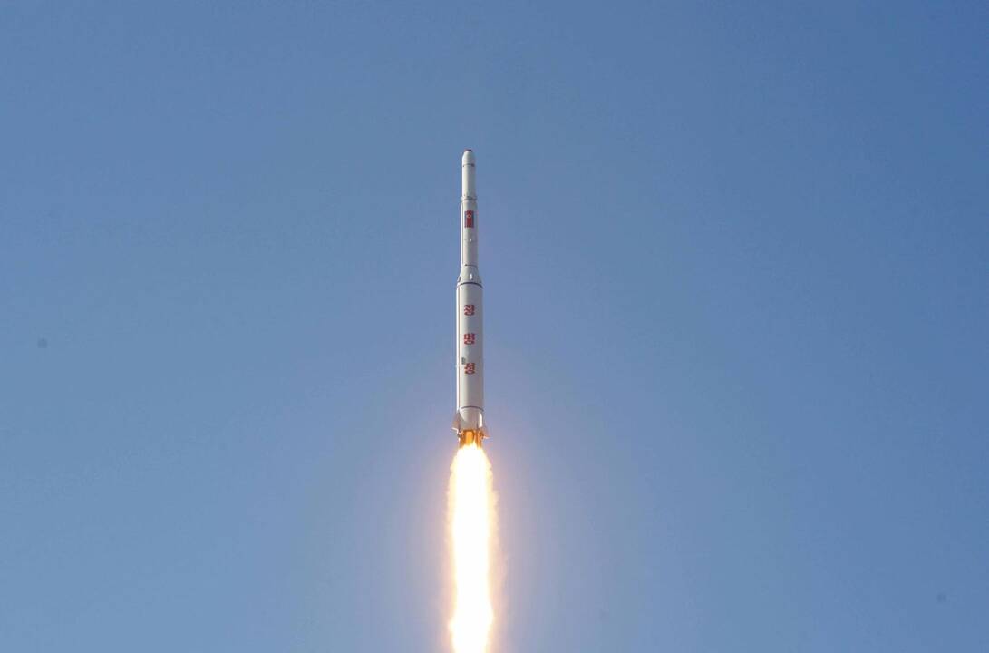 Šiaurės Korėjos paleista raketa pasauliui kelia nerimastingų klausimų