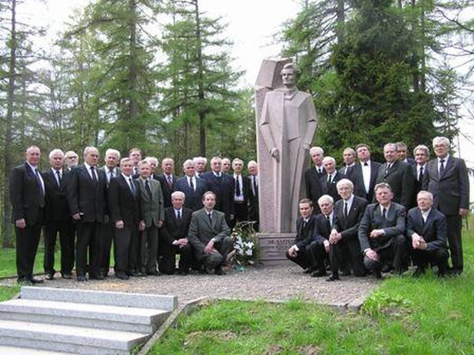 Jubiliejų minintis "Perkūnas" ieško senbuvių