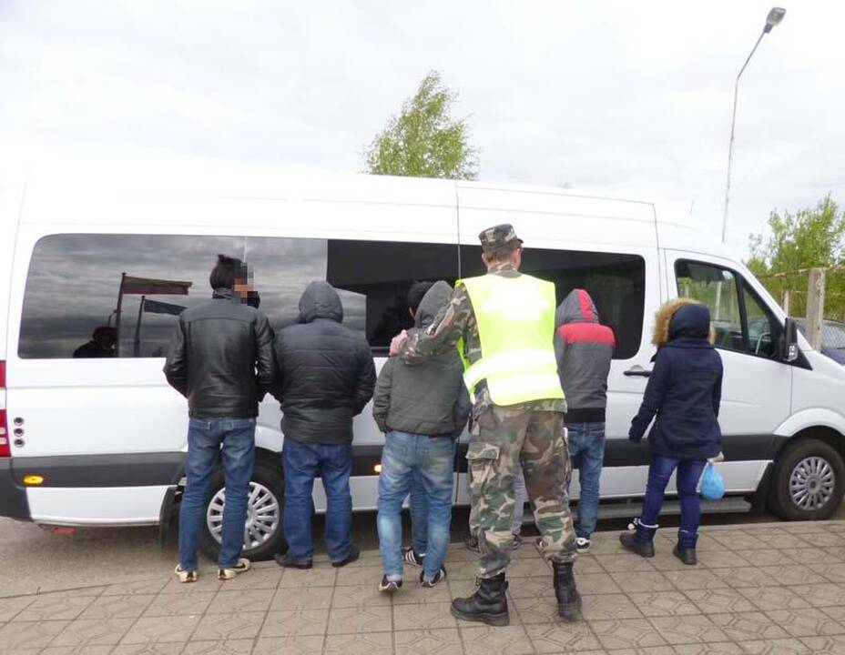 Nelegalius migrantus iš Vietnamo deportuoti bus paprasčiau